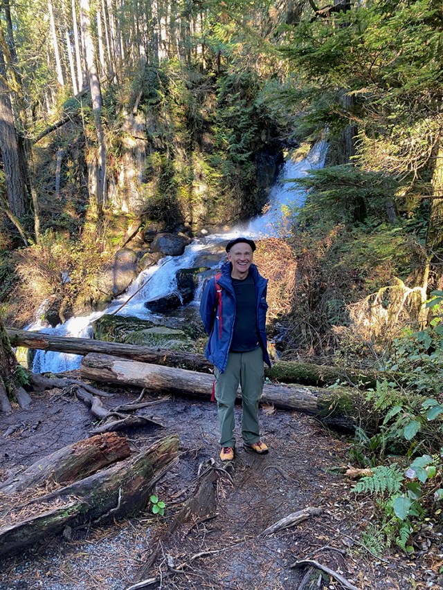Gordon in French beret at the falls